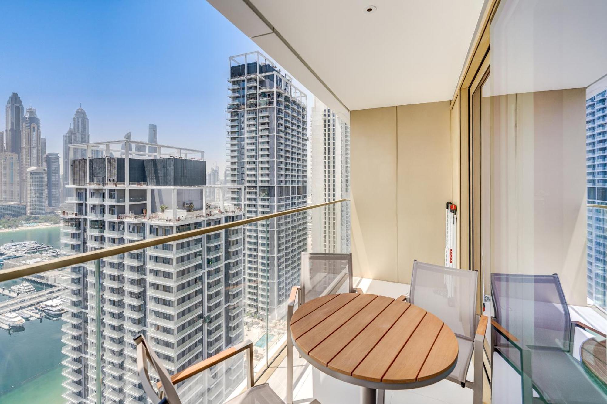 Beachfront Bliss 1bedroom In Grand Bleu Dubai